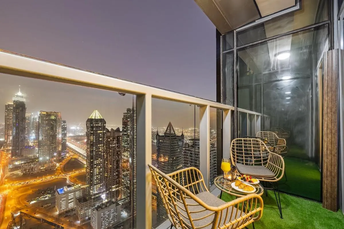 Appartamento Dive Into Luxury With Infinity Pool & Burj Khalifa Dubai 0*,
