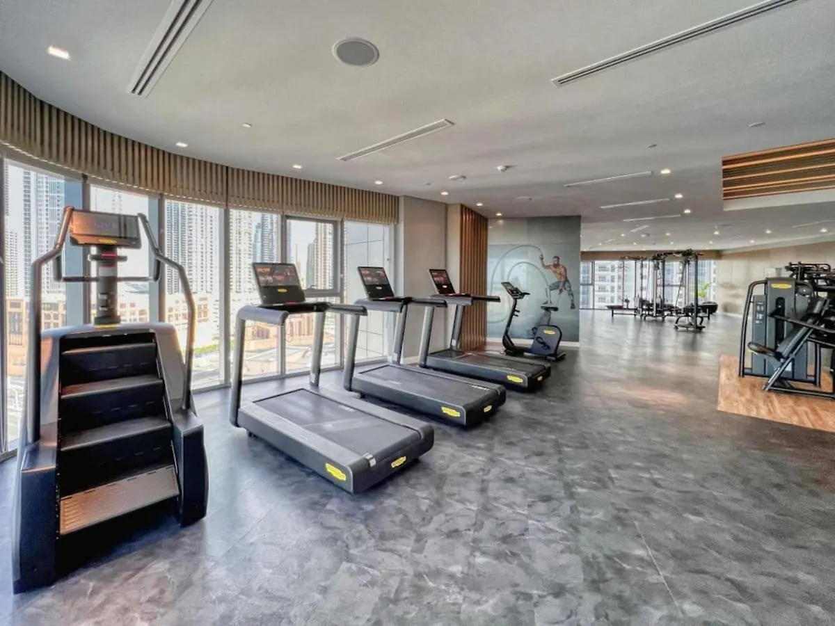 Dive Into Luxury With Infinity Pool & Burj Khalifa Apartment Dubai United Arab Emirates