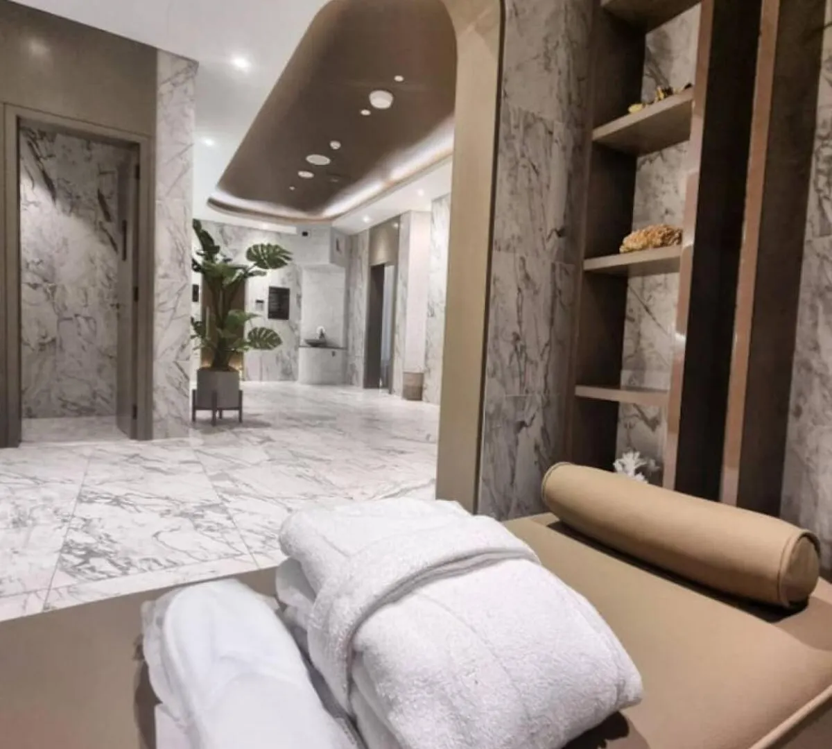Dive Into Luxury With Infinity Pool & Burj Khalifa Apartment Dubai