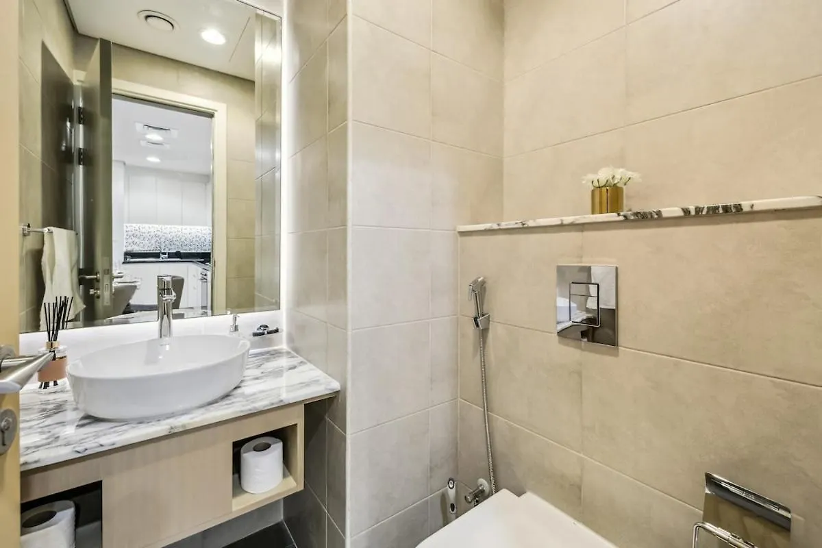 Dive Into Luxury With Infinity Pool & Burj Khalifa Apartment Dubai