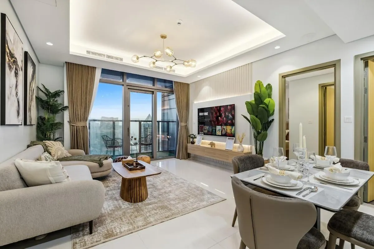 Dive Into Luxury With Infinity Pool & Burj Khalifa Apartment Dubai 0*,  United Arab Emirates