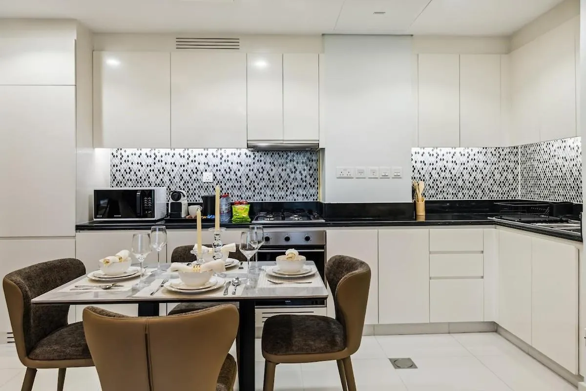 Dive Into Luxury With Infinity Pool & Burj Khalifa Apartment Dubai 0*,  United Arab Emirates