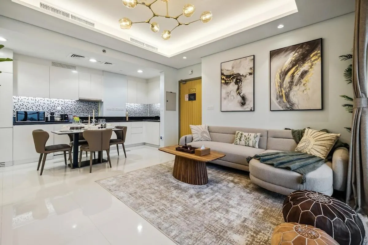 Dive Into Luxury With Infinity Pool & Burj Khalifa Apartment Dubai