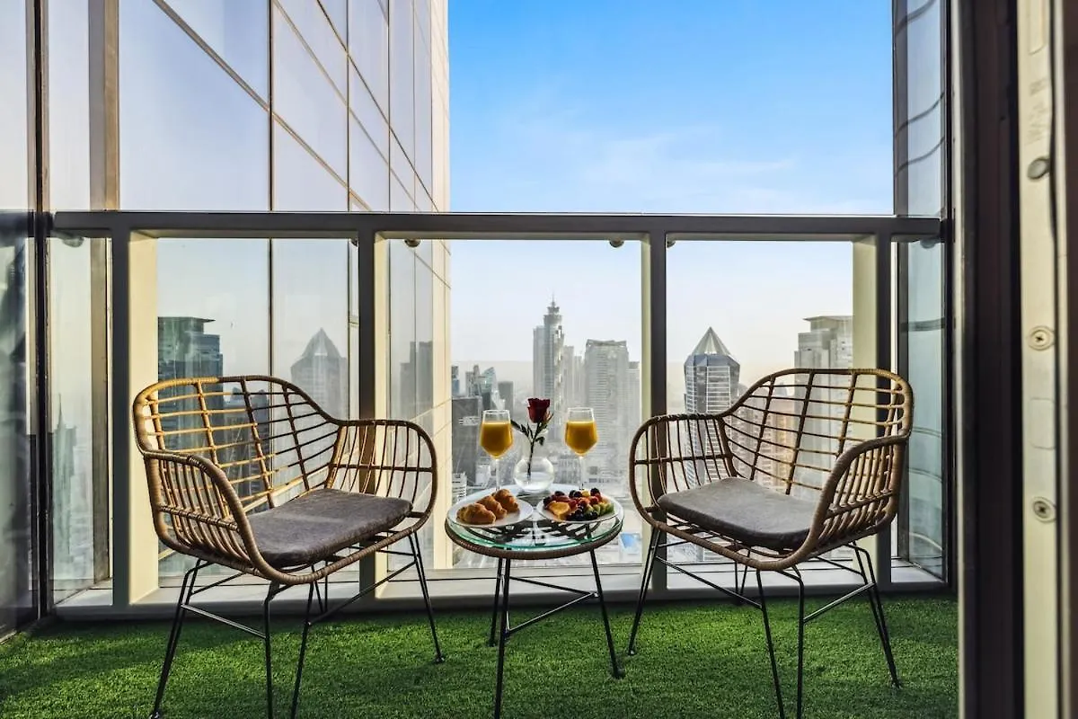 Dive Into Luxury With Infinity Pool & Burj Khalifa Apartment Dubai